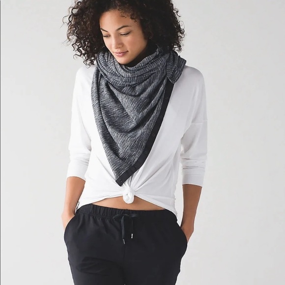 lululemon athletica Accessories - LULULEMON Vinyasa Scarf Heather Grey Coco Pique